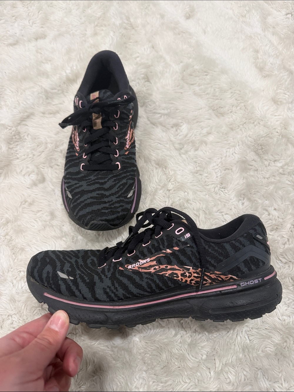 Brooks Women's Ghost 15 running shoes in a black zebra or leopard Size 6.5